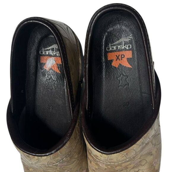 Dansko XP Floral Leather Clogs Slip Resistant Slip On Nurse Shoes Metallic - Picture 8 of 10